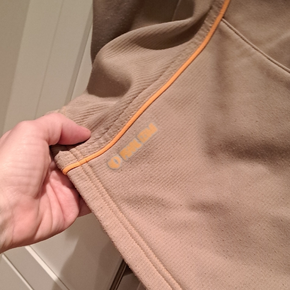 079 - Pearl Izumi Quilted And Fleece Jacket with Orange Trim And Lovely Detail. - Picture 5 of 7